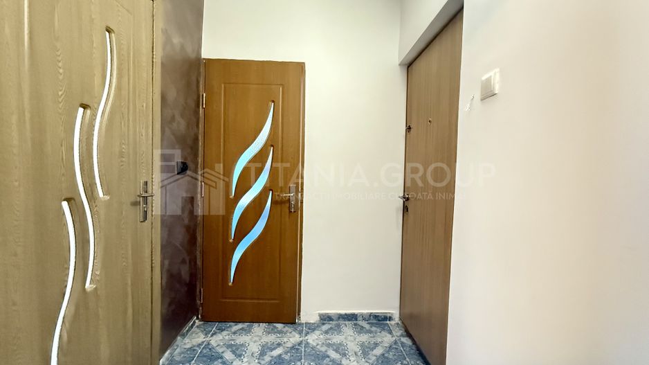 Garsoniera decomandata, etaj intermediar - Zona Tractorul, Coresi - Poză 8