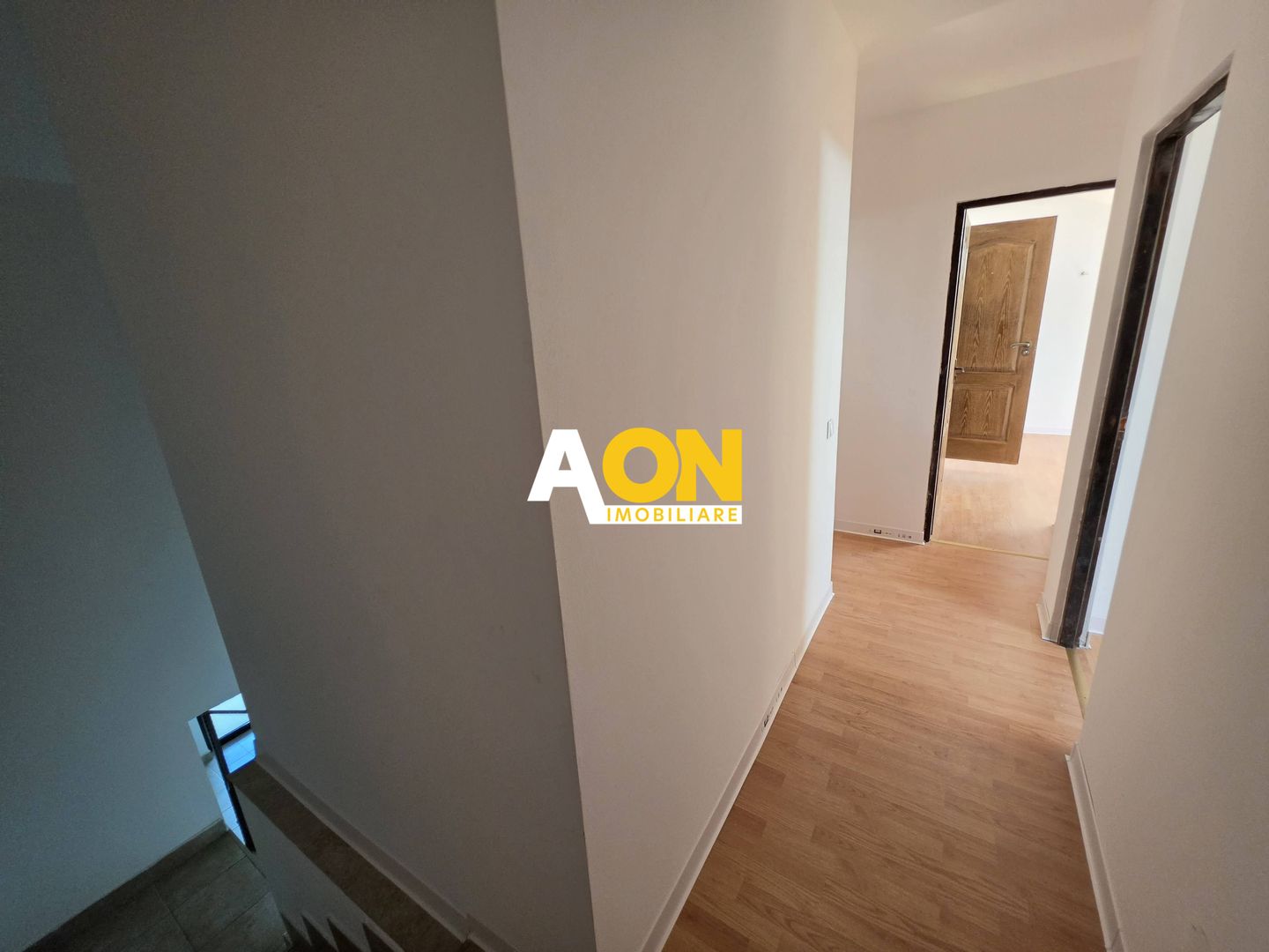 Apartament 5 camere, renovat, 68 mp utili + mansarda 52 mp,  Cetate - Poză 12
