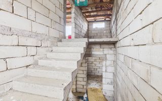 Casă la roșu în localitatea Almaș, Arad. - Poză 6