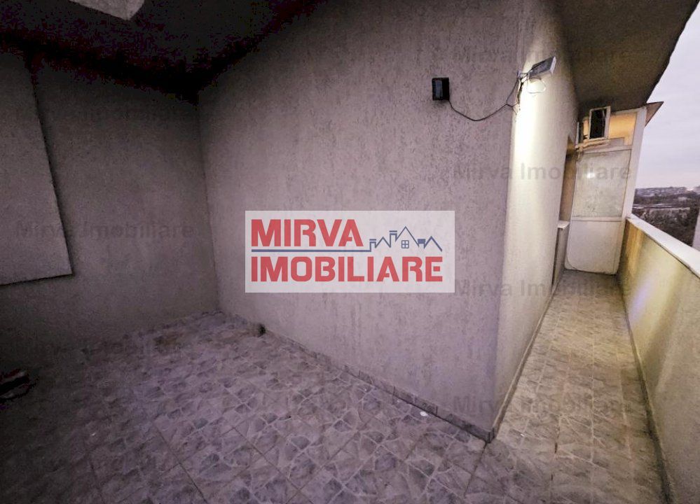 Vanzare garsoniera cu terasa, mobilata si utilata, zona Cina - Poză 3