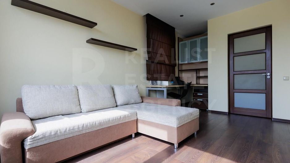 Vânzare, 3 dormitoare + living, str. Vasile Alexandri, Centru - Poză 4