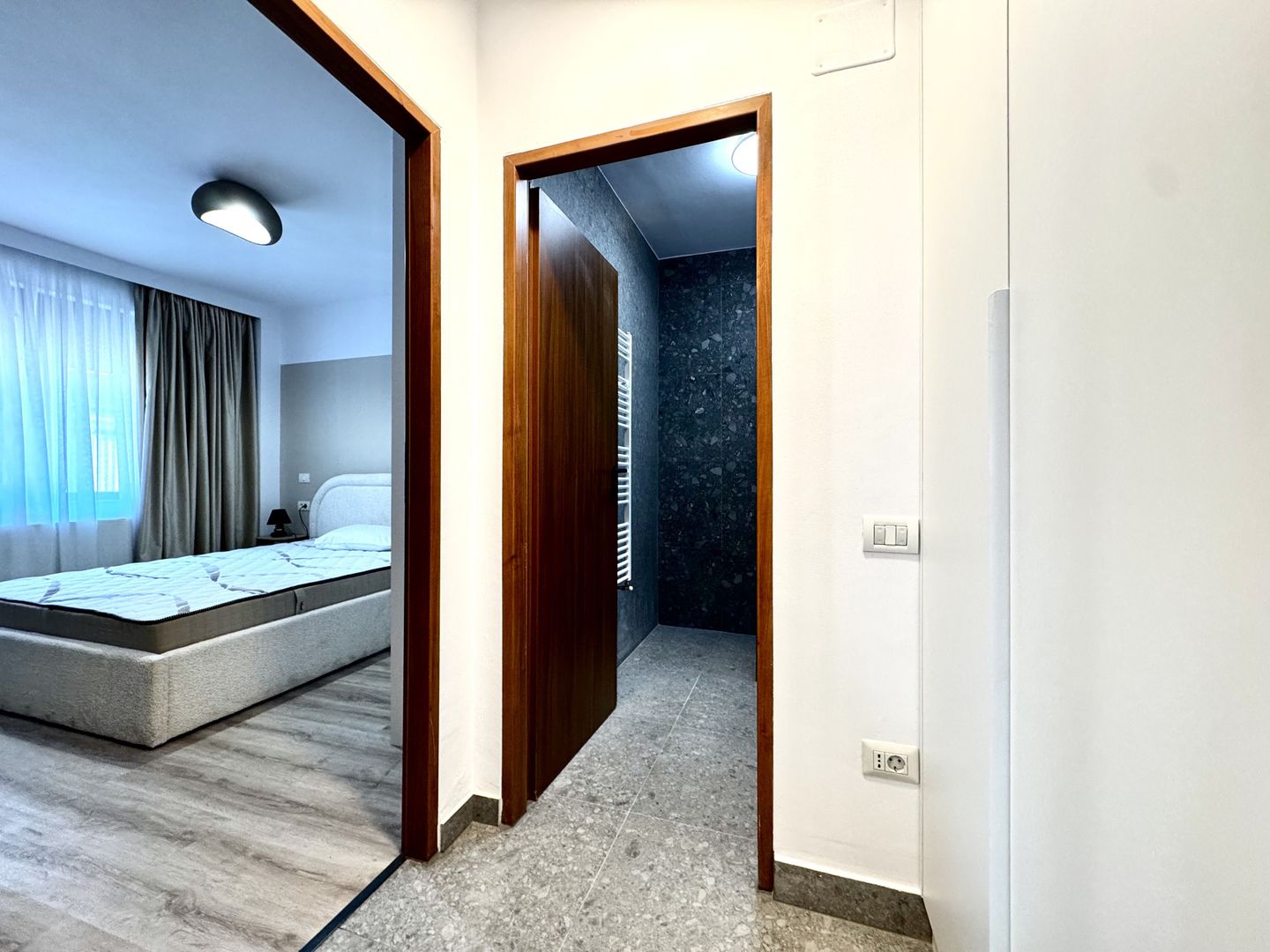 Apartament cu stil, eleganță și energie vibrantă, în Piața Victoriei - Poză 11