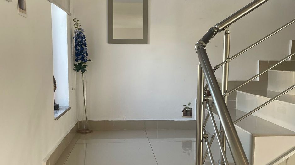 Casa tip duplex in Berceni finisata si mobilata langa Primarie - Poză 10