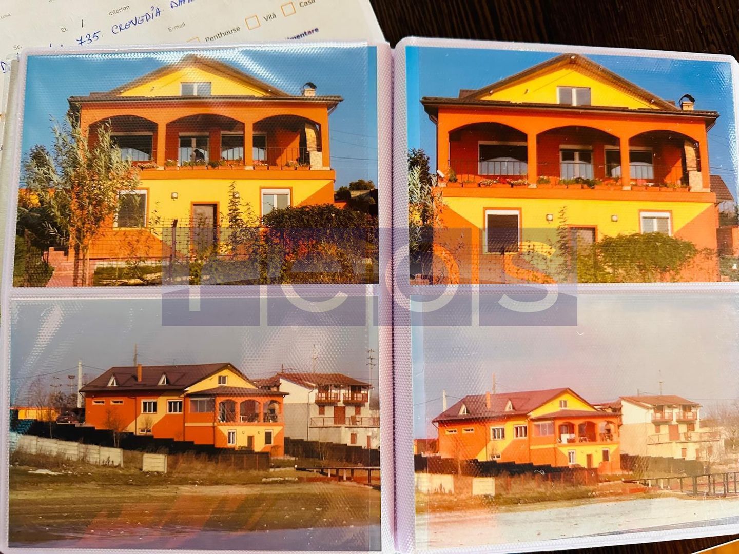 VILA DE VANZARE PE LAC | CREVEDIA | 7 CAMERE - Poză 2