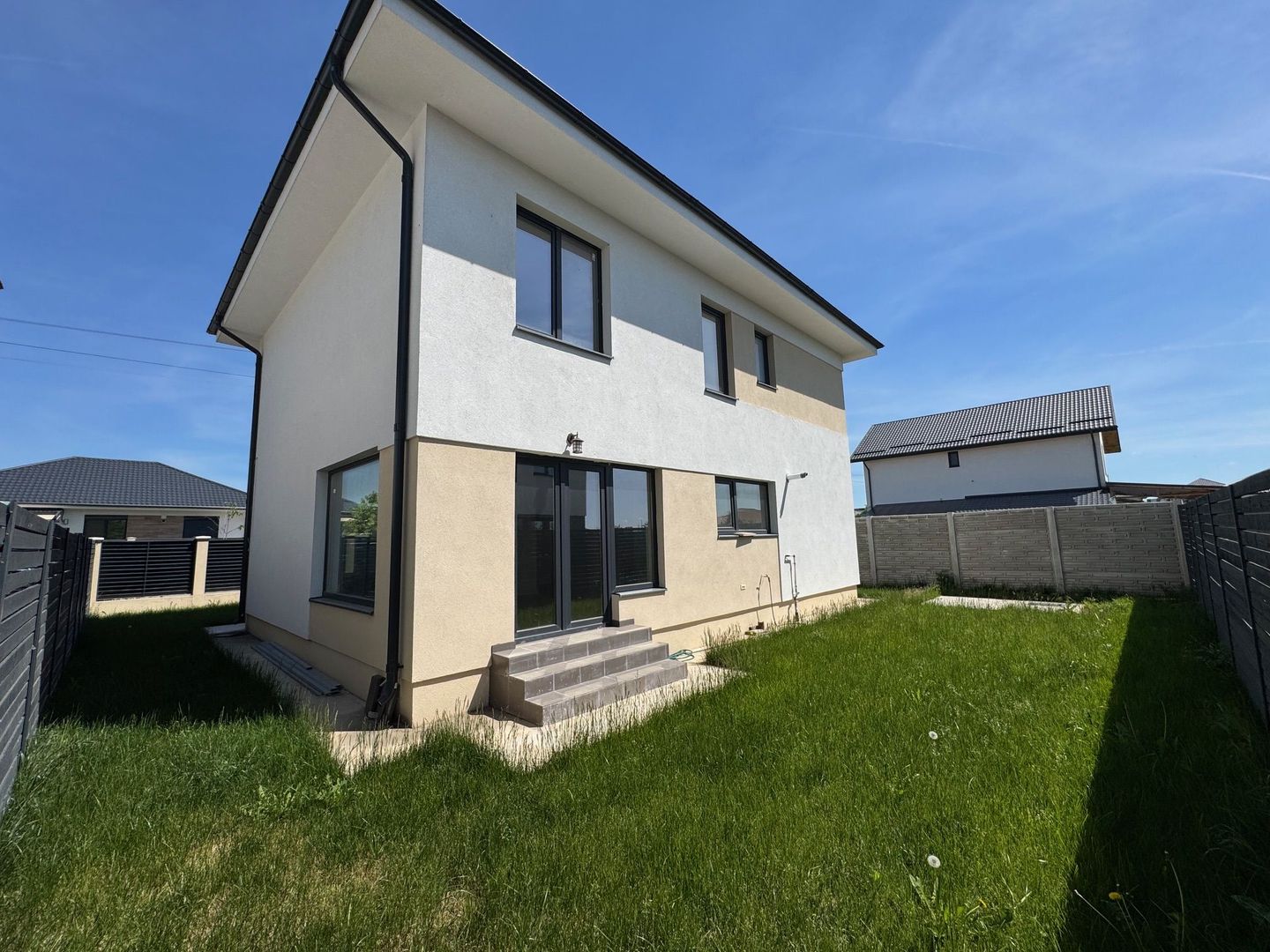 Vila Moderna Tunari, zona Buna, curte 300m - Poză 2