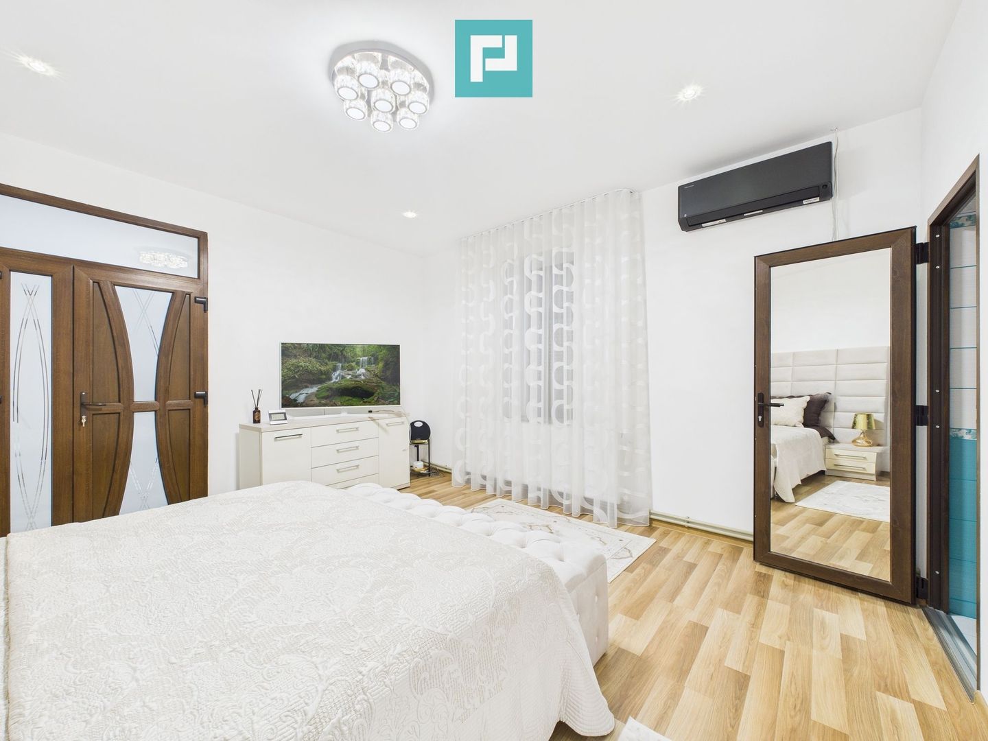 Casă exclusivistă cu 4 camere, în Secusigiu, Arad - Poză 9