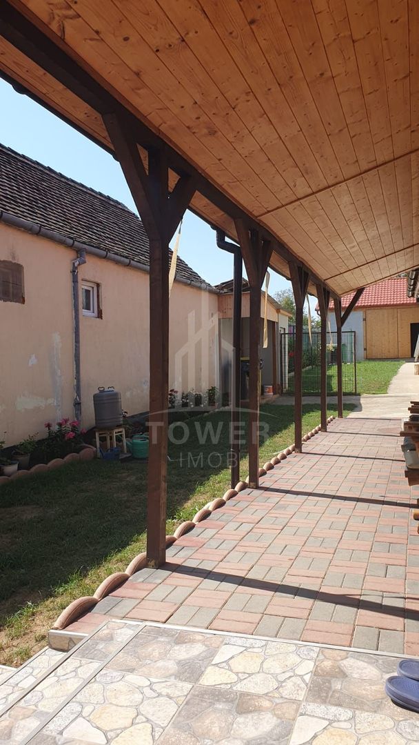 Casă spațioasă de vânzare în comuna Roșia .COMISION 0% - Poză 4