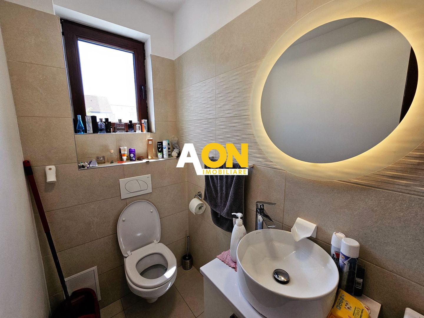 1/2 Duplex mobilat, utilat, 4 camere, pivnita, 200 mp teren - Poză 7
