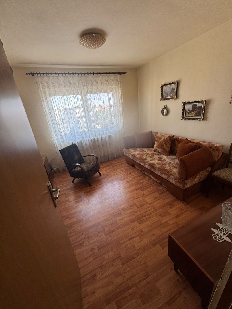 Apartament 3 camere, 70 mp utili, balcon, zona Cetate, Alba Iulia - Poză 3