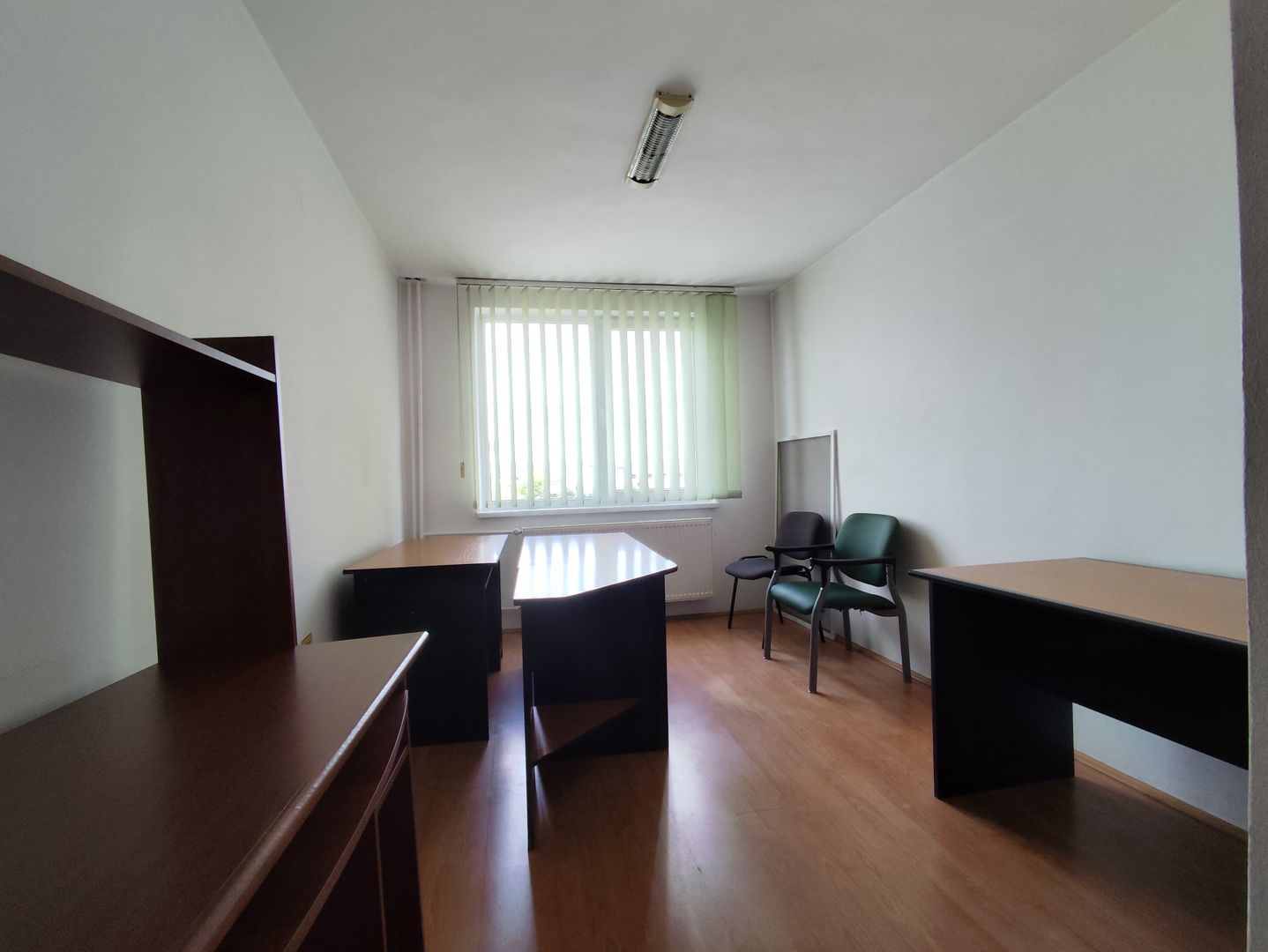 Spatii de birouri cu 1 - 2 incaperi situat pe Calea Borsului, Oradea - Poză 7