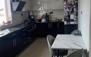 AP. 4 CAMERE - LA VILA, CENTRALA PROPRIE, CURTE, BUCATARIE INCHISA - Poză 4