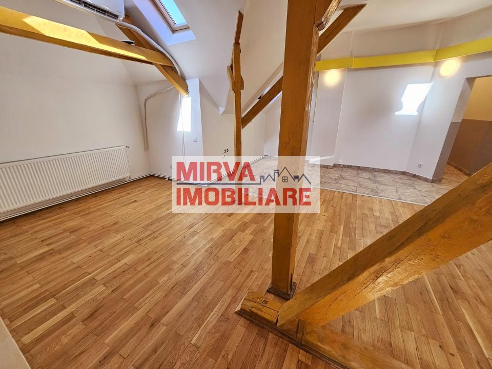 🏢 Spațiu de birouri – 5 camere, 3 băi – Mansardă vilă, Central - Poză 4