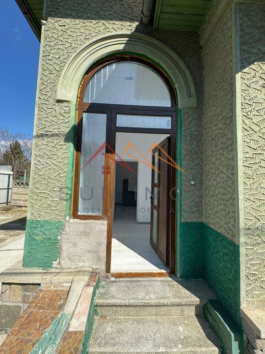 Casa 3 camere, ultracentral, fara trafic auto, Campina, Prahova - Poză 1