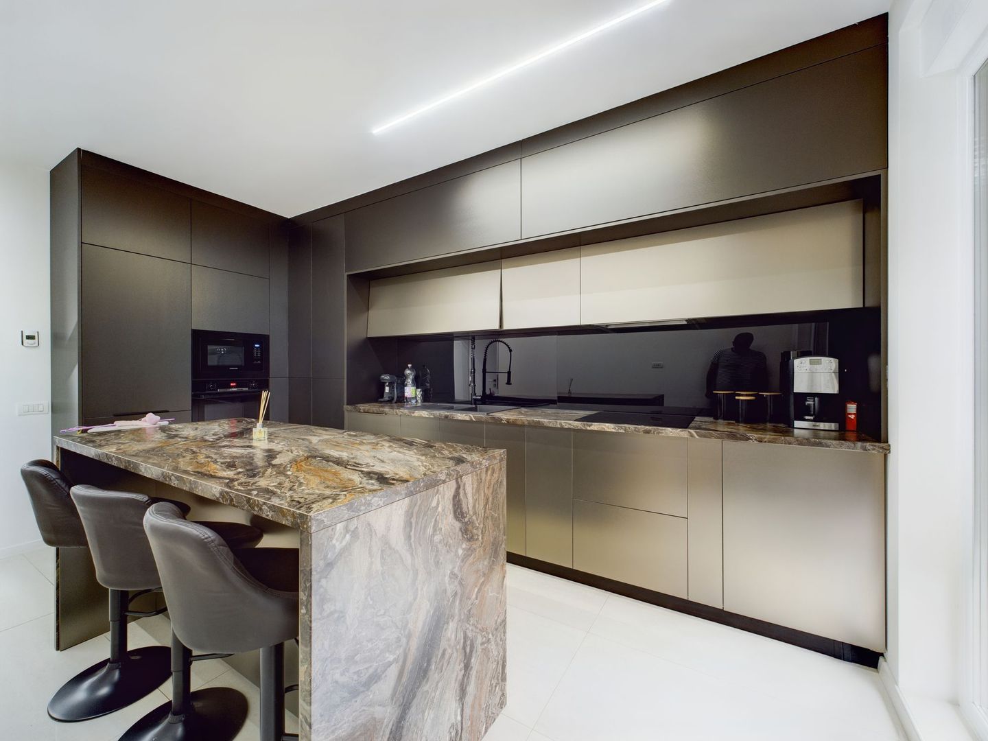 Duplex modern, mobilat si utilat in Dumbrăvița - Poză 4