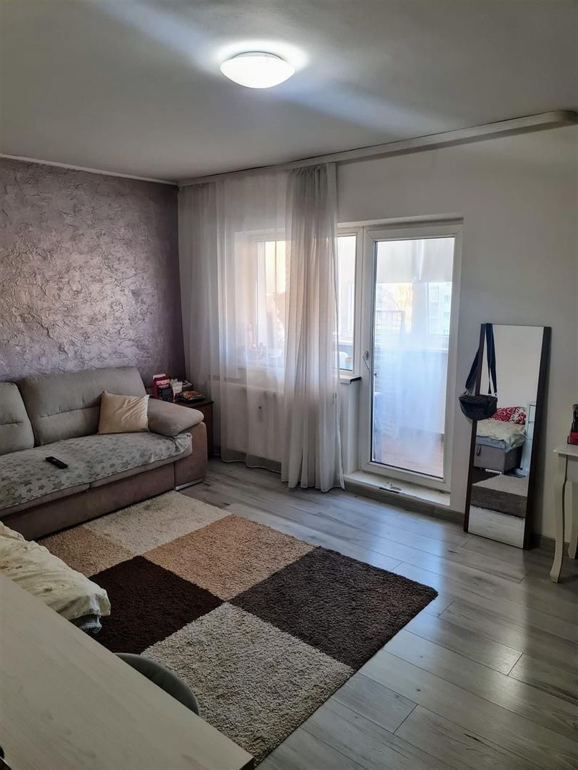 Apartament cu 3 camere decomandat Decebal - Poză 1