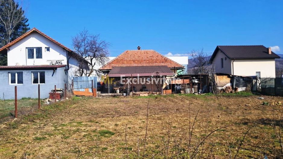 Casă și teren Polovragi - Poză 12