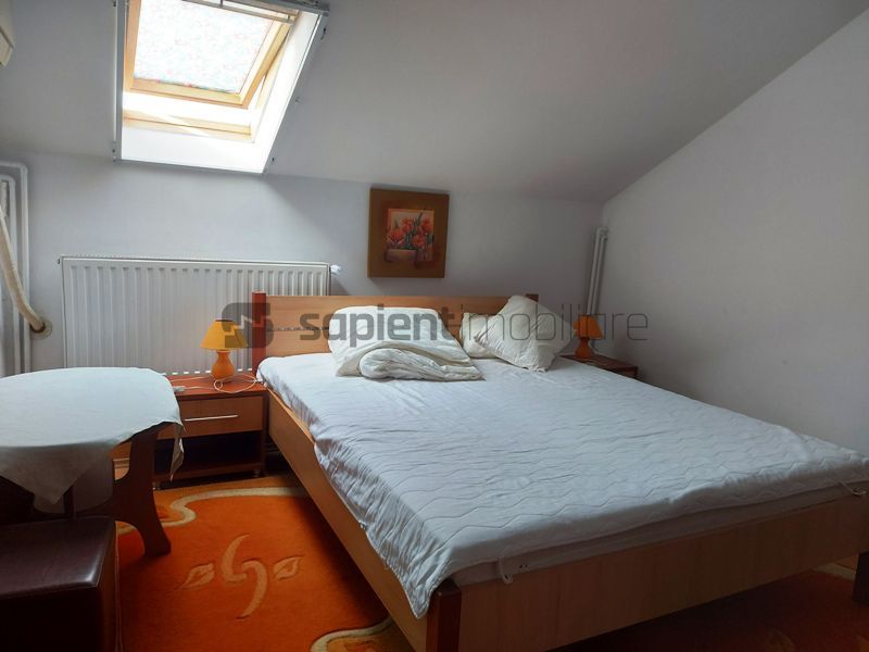 De vanzare casa si spatiu de restaurant in Tarian - Poză 20