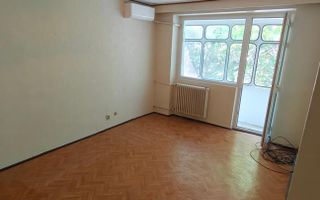 Vanzare apartament 3 camere decomandat Tineretului - Poză 1