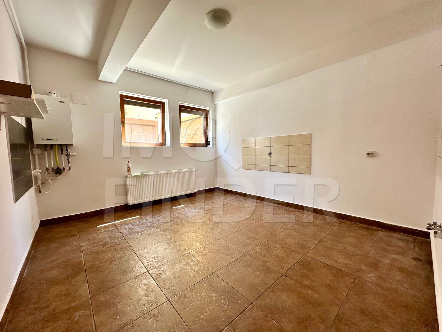 Spatiu amenajat ca locuire, 57 mp, demisol luminos, garaj inclus în Bună Ziua - Poză 6
