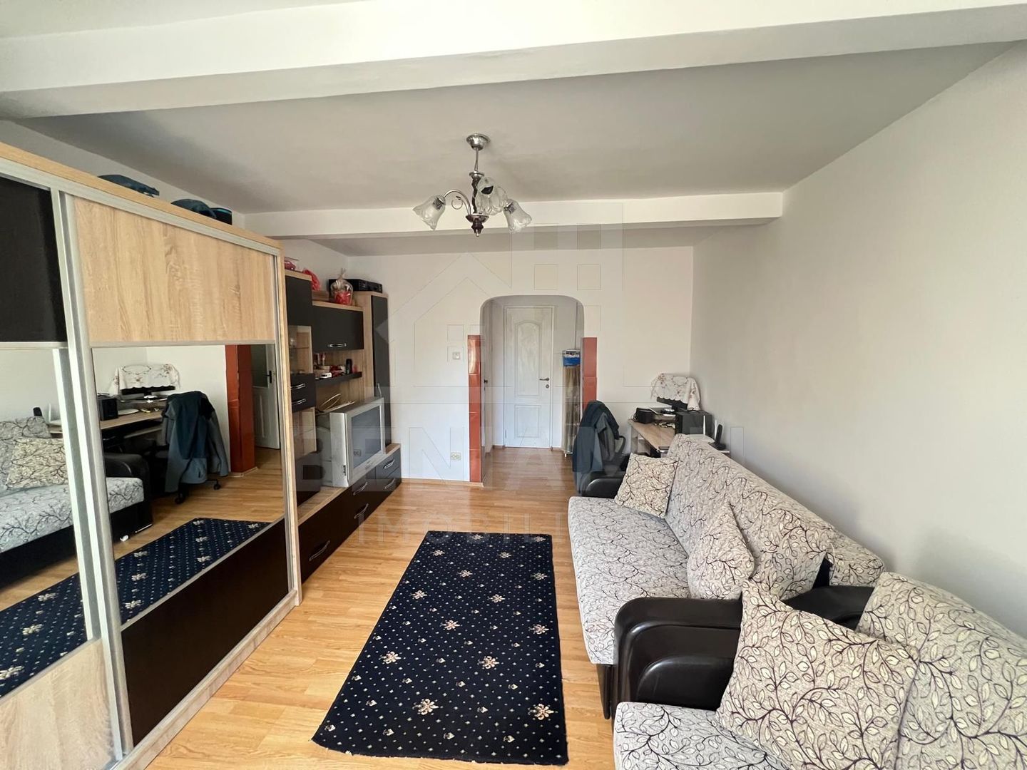2 Decomandate-Etaj 1-CT-AC-Mobilat-Utilat-Bartolomeu-65mp-Parcare - Poză 1