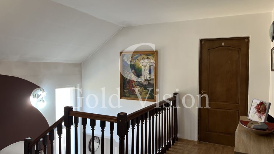 Case cu 7 camere, curte proprie + spălătorie, în Sighetu Marmației - Poză 17