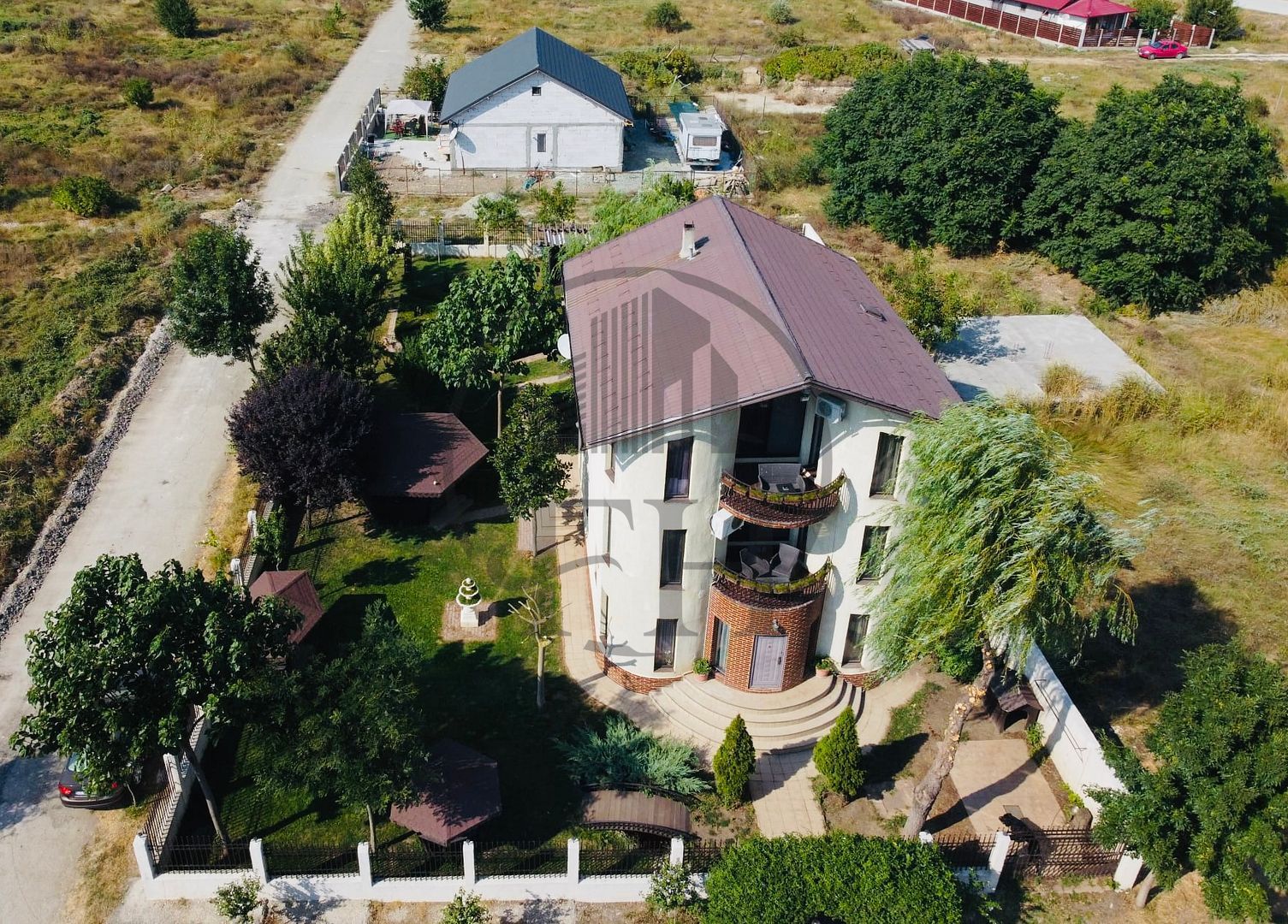 SOLD/ VANDUT Vila cu teren in Valu lui Traian - Poză 2