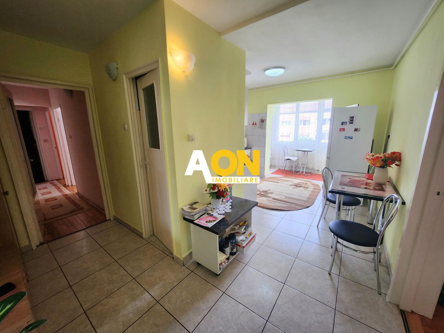 De vanzare apartament 3 camere, zona Cetate - Poză 4