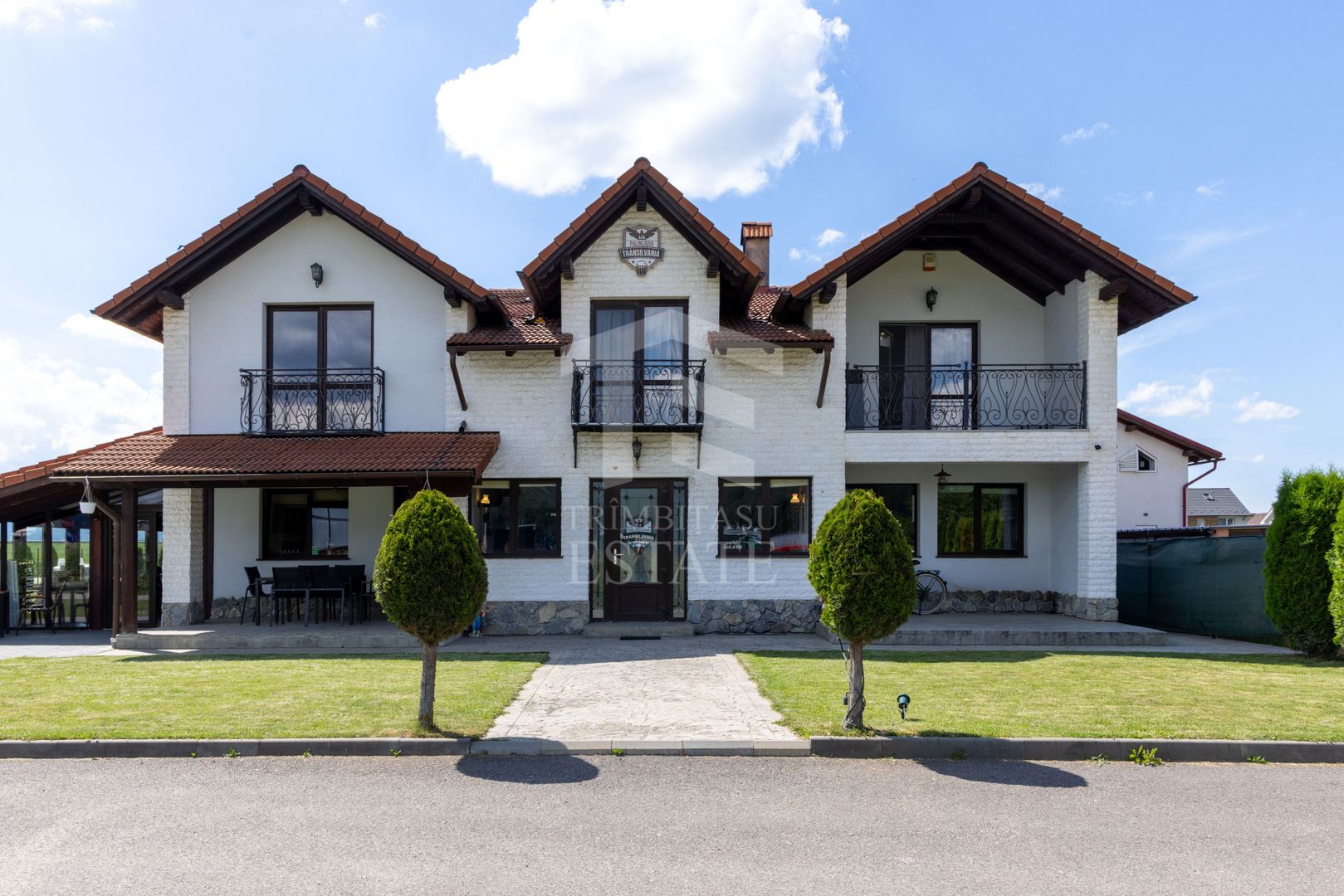 RASNOV| Cladire multifunctionala | 350 mp | Vad turistic si comercial - Poză 1