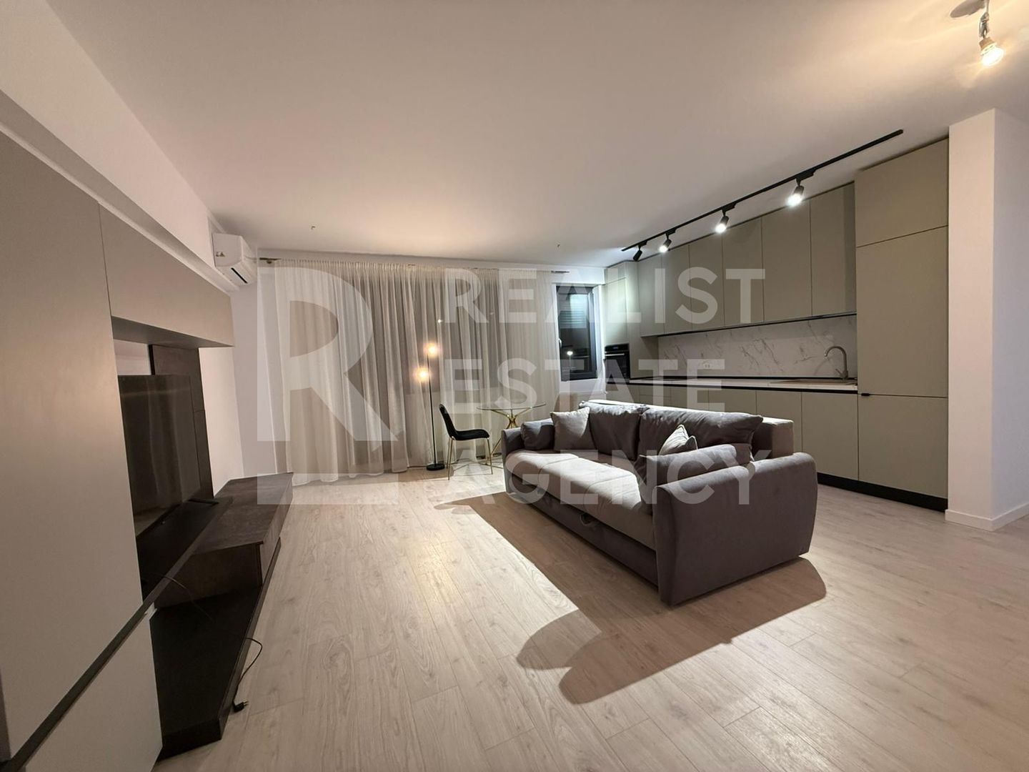 Chirie, 2 camere + loc de parcare, Pipera, prima închiriere - Poză 1