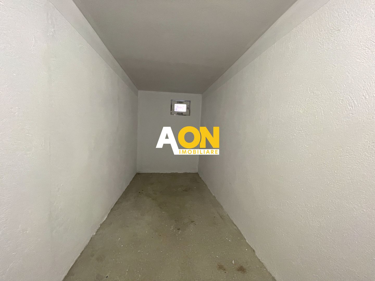 Apartament cu 3 camere, balcon si scara interioara - Poză 17