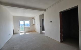 Apartament 3 camere 2 bai camara pe balcon si loc parcare Selimbar - Poză 2