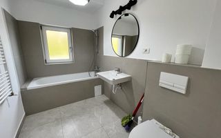 Mobilat si utilat. Vedere la padure. Parcare cu bariera - Poză 10