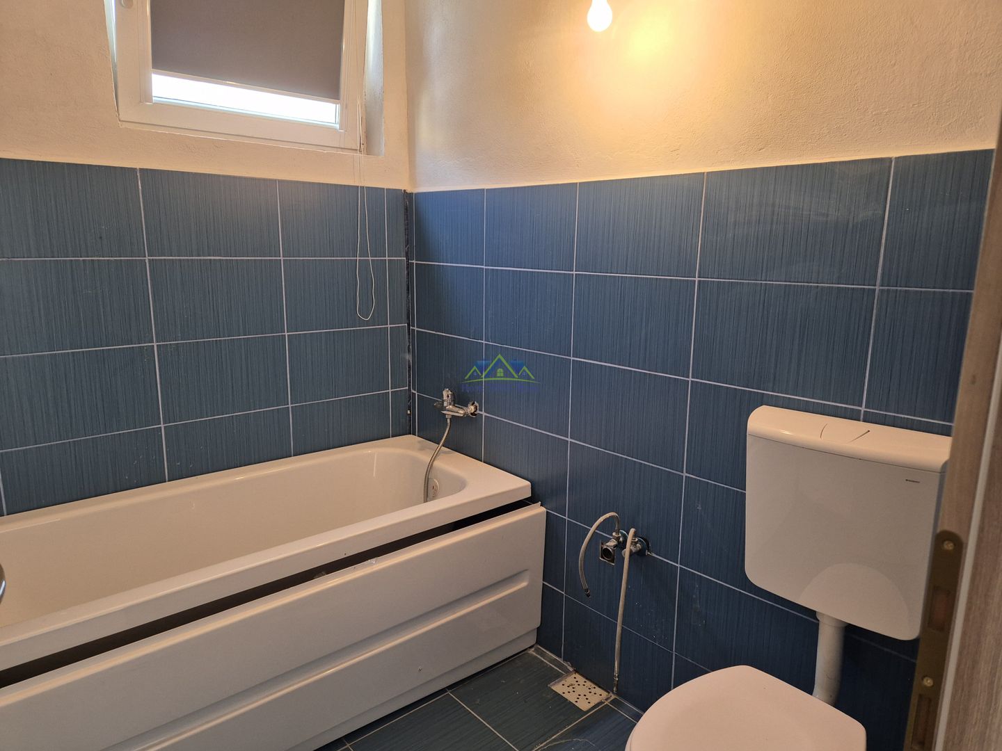 Vand apartament 3 camere, zona Profi(M3), et. 3/4, semi, 55mp, balcon - Poză 8