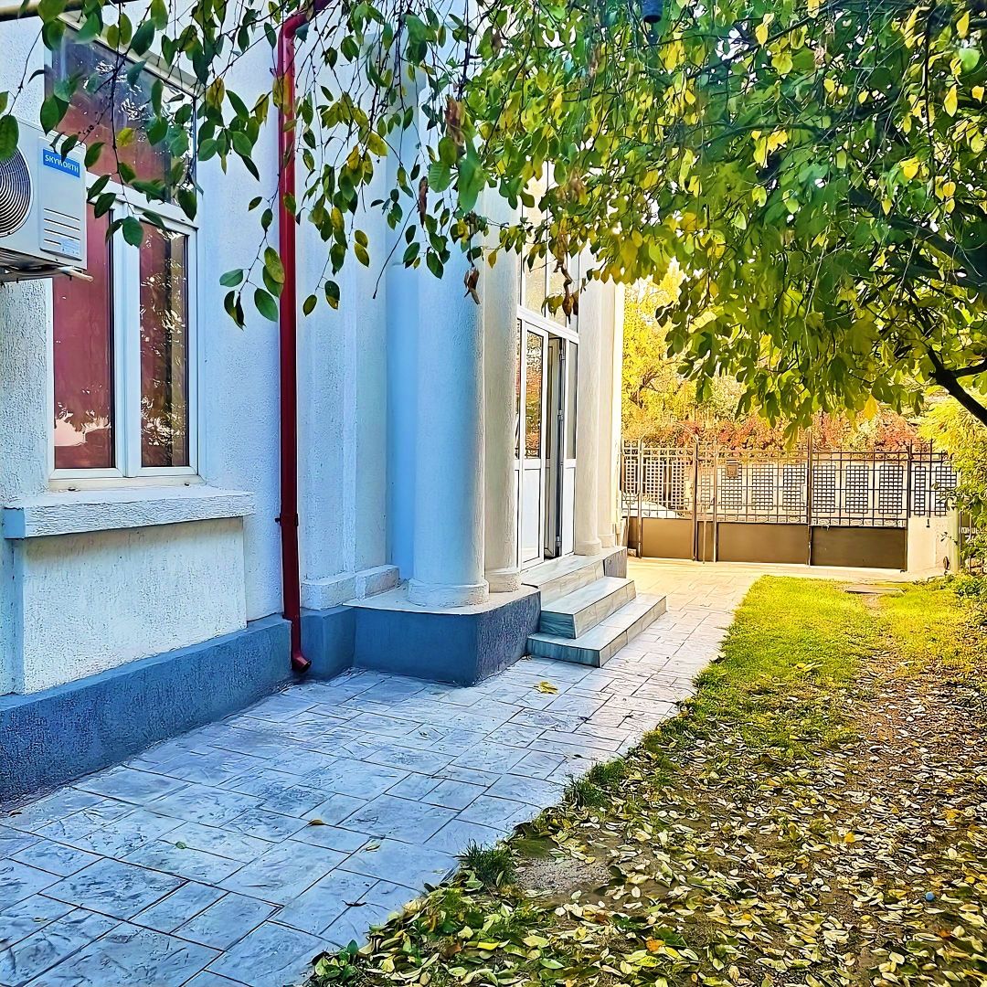 Casă de vânzare zona Uniriii - Poză 3