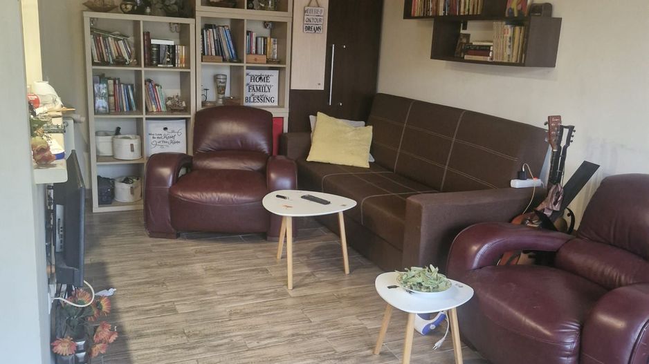 De Vanzare Apartament 2 Camere in Vila Sebastian sect 5 - Poză 1