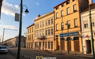 Apartament ultracentral de vânzare - 4 boxe incluse + acoperiș nou - Poză 6