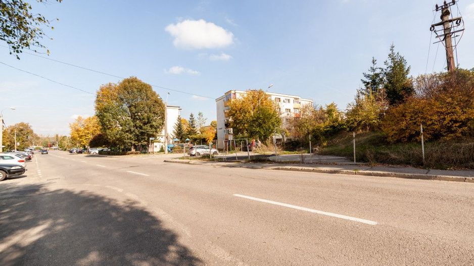 Teren stradal pe colț - Ideal afacere - front stradal mare - Poză 11