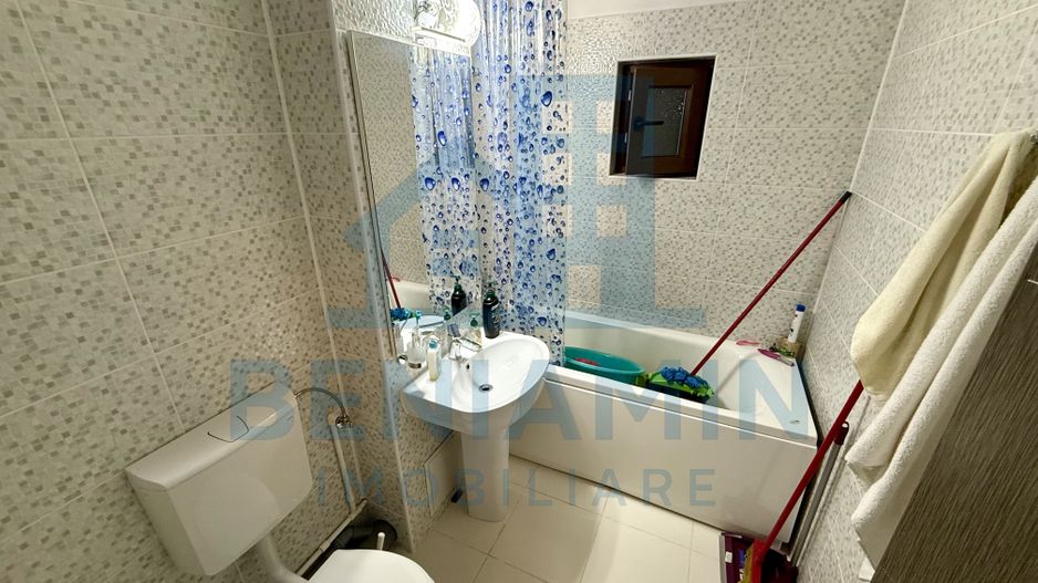 2 decomandate - etaj 1 - 52mp - 1980 - renovat - Craiovita sc 33 - Poză 5