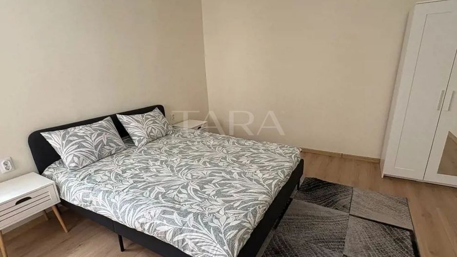 Casă centrală renovată, mobilată și utilată, zona Platinia - Poză 4