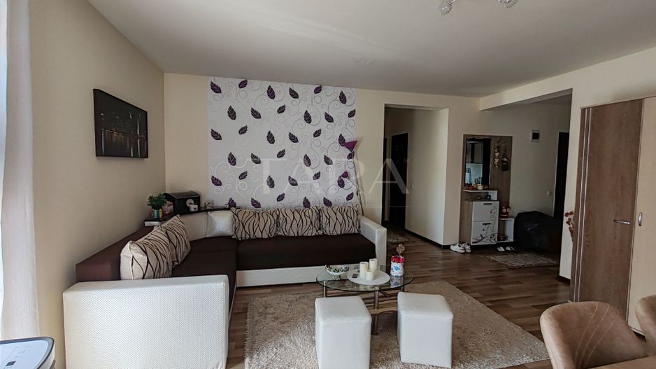 Apartament cu 3 camere, 81 mp, 2 balcoane de 18 mp, zona Panemar. - Poză 2