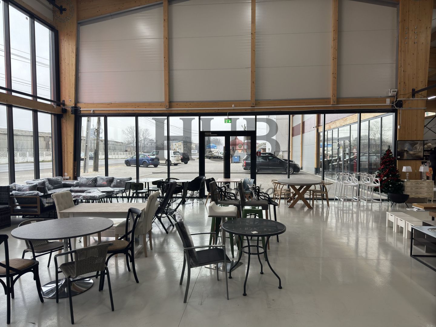 Showroom cu cladire de birouri | stradal | Roman/Neamt - de vanzare - Poză 5