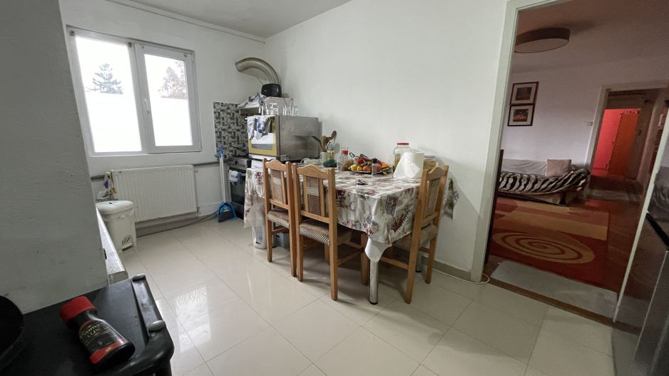 Apartament 3 camere,parter,confort sporit,bloc izolat - Poză 2