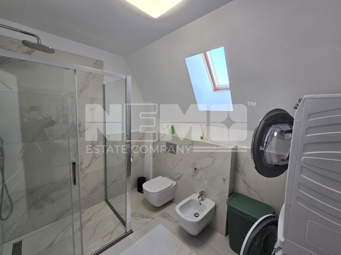 Apartament spațios 3 camere I Central I Rădăuți - Poză 8