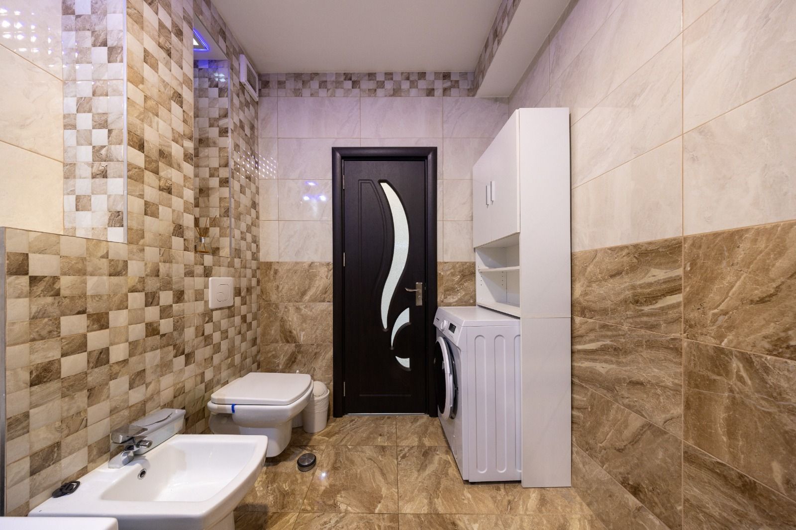Isaran Coresi-Apartament 3 camere 82 mp loc de parcare si boxa - Poză 24