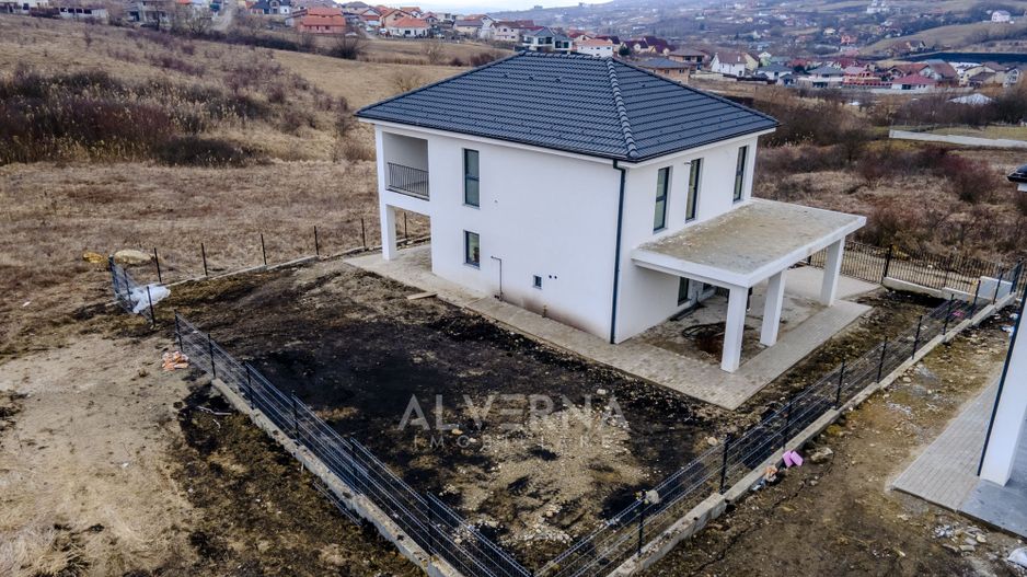 Casa individuala P+1 | 5 camere | 3 bai | 540mp teren | Chinteni - Poză 3