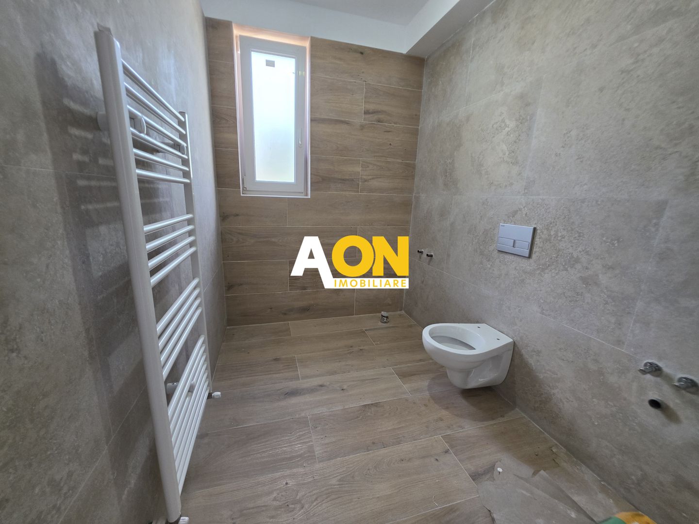 Apartament cu 3 Camere, 2 Bai, 100mp Curte Proprie,  Boxa 40 mp - Poză 6