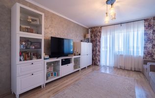 Apartament 5 camere Vlaicu – Renovat, 2 băi, centrală proprie