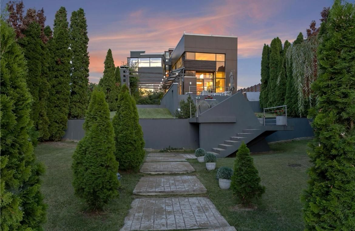 VILA EXCLUSIVISTA CU PISCINA IN SNAGOV - Poză 1