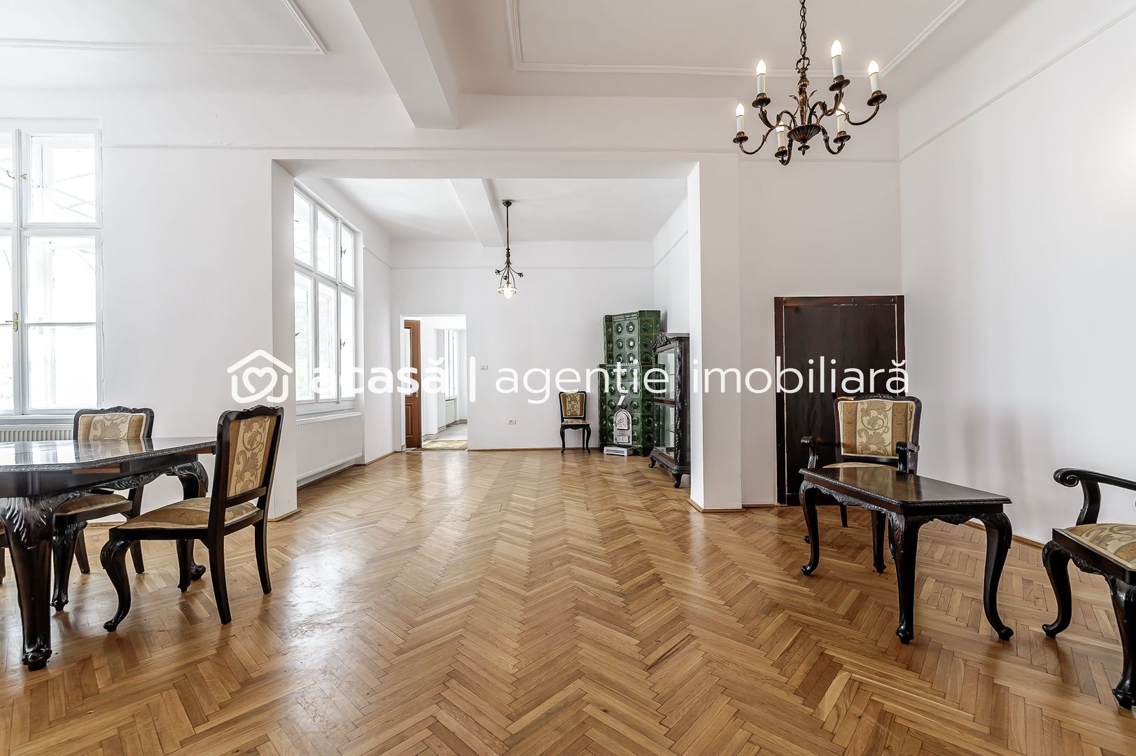 ÎNCHIRIAT Oportunitate Unică pentru Afacerea Ta în Centrul Orașului! - Poză 1