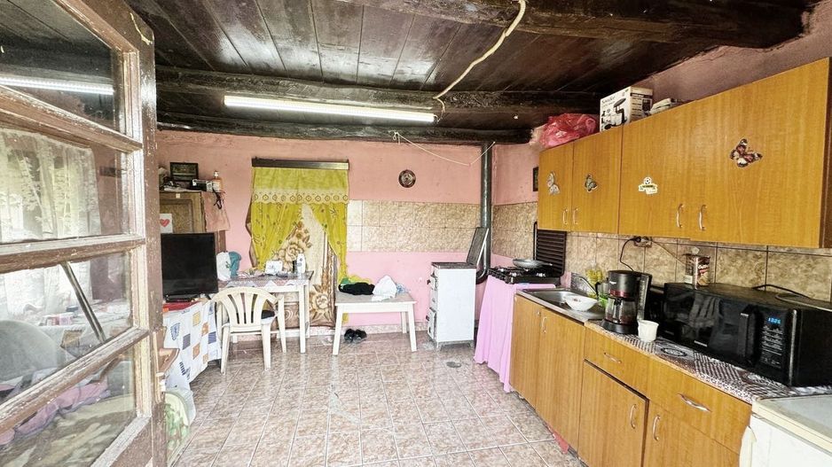 REZERVAT! Casă modestă în Arăneag, zona Căsoaia. - Poză 5
